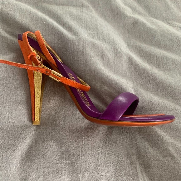 Ferragamo leather sandals - Picture 2 of 3